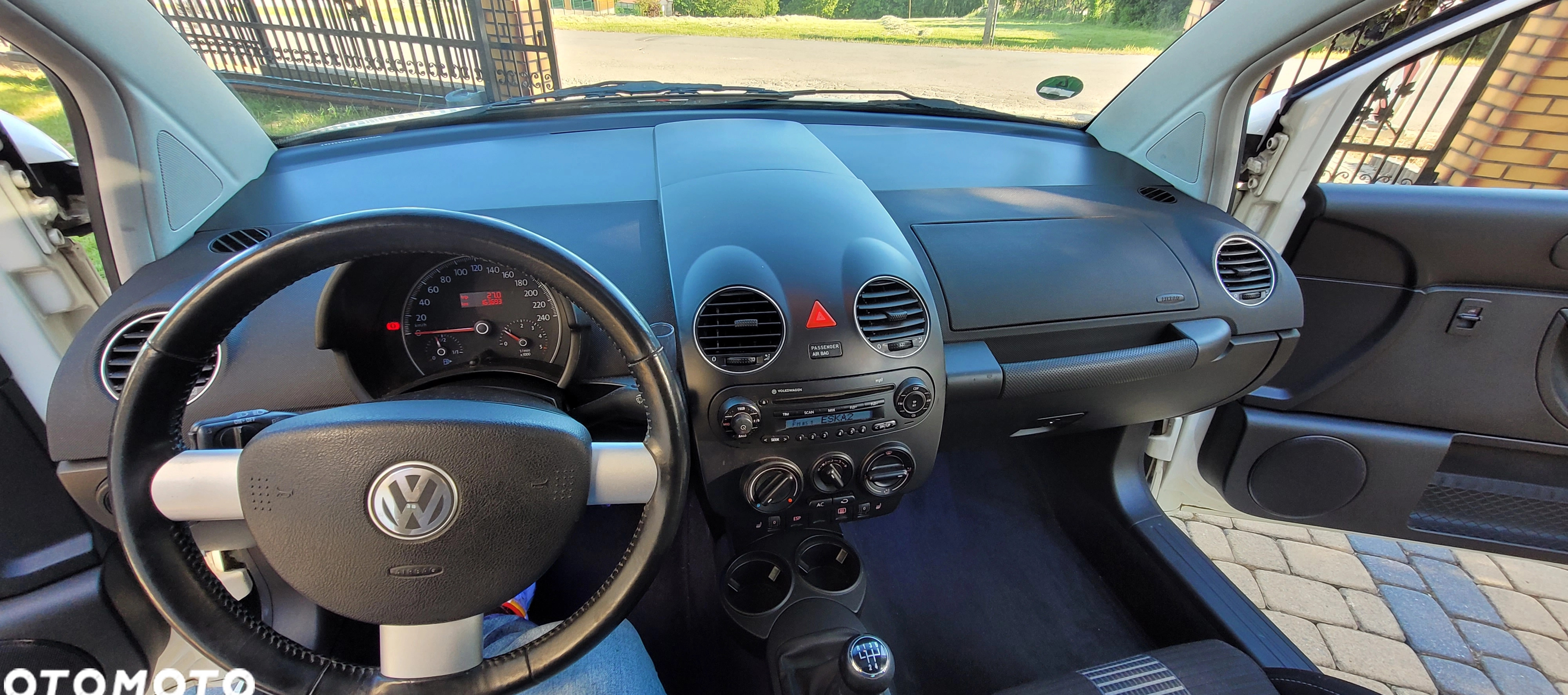 Volkswagen New Beetle cena 17600 przebieg: 163500, rok produkcji 2008 z Świętochłowice małe 154